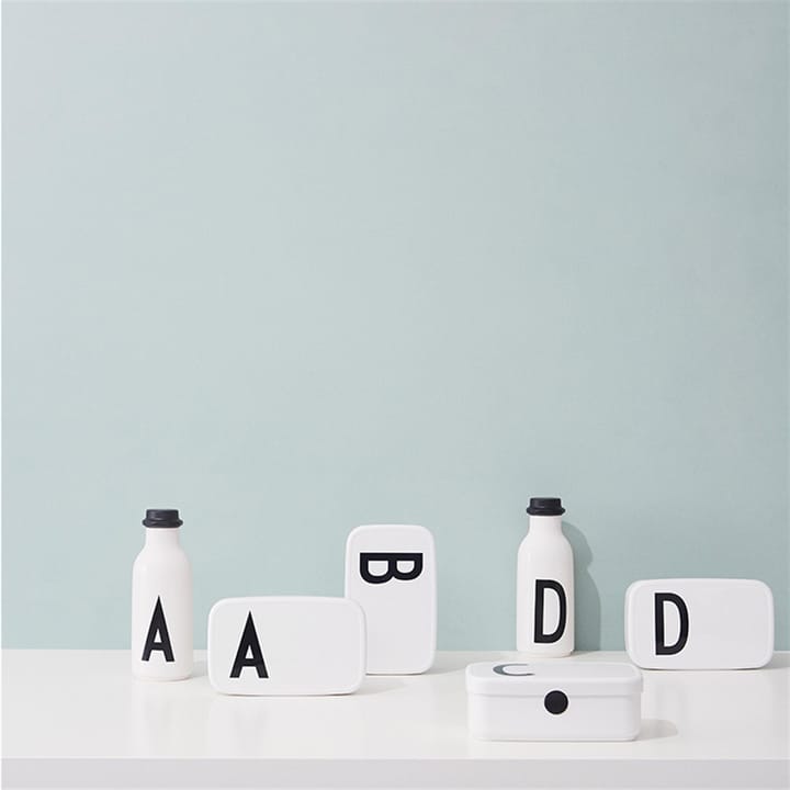 Design Letters lounaslaatikko, D Design Letters