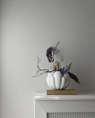 Bloom maljakko petit 22,5x24 cm - Bone white - 101 Copenhagen