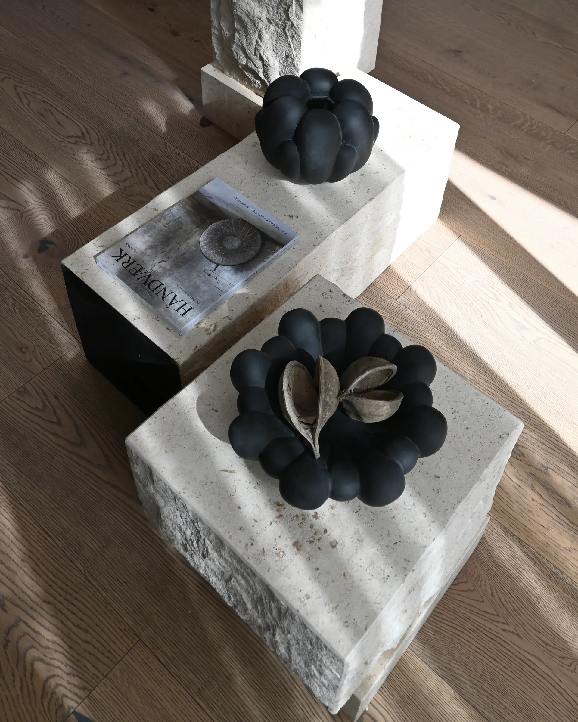Bloom maljakko petit 22,5x24 cm, Musta 101 Copenhagen
