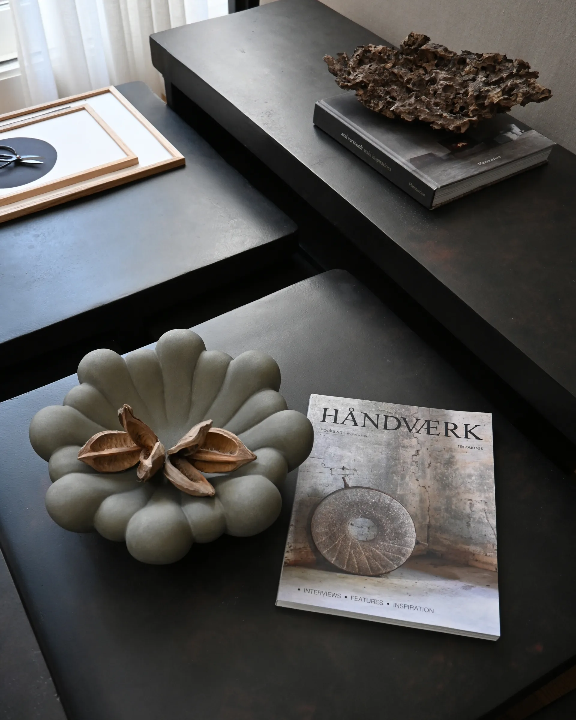 Bloom Tray kulho medio Ø28,5 cm, Dark grey 101 Copenhagen