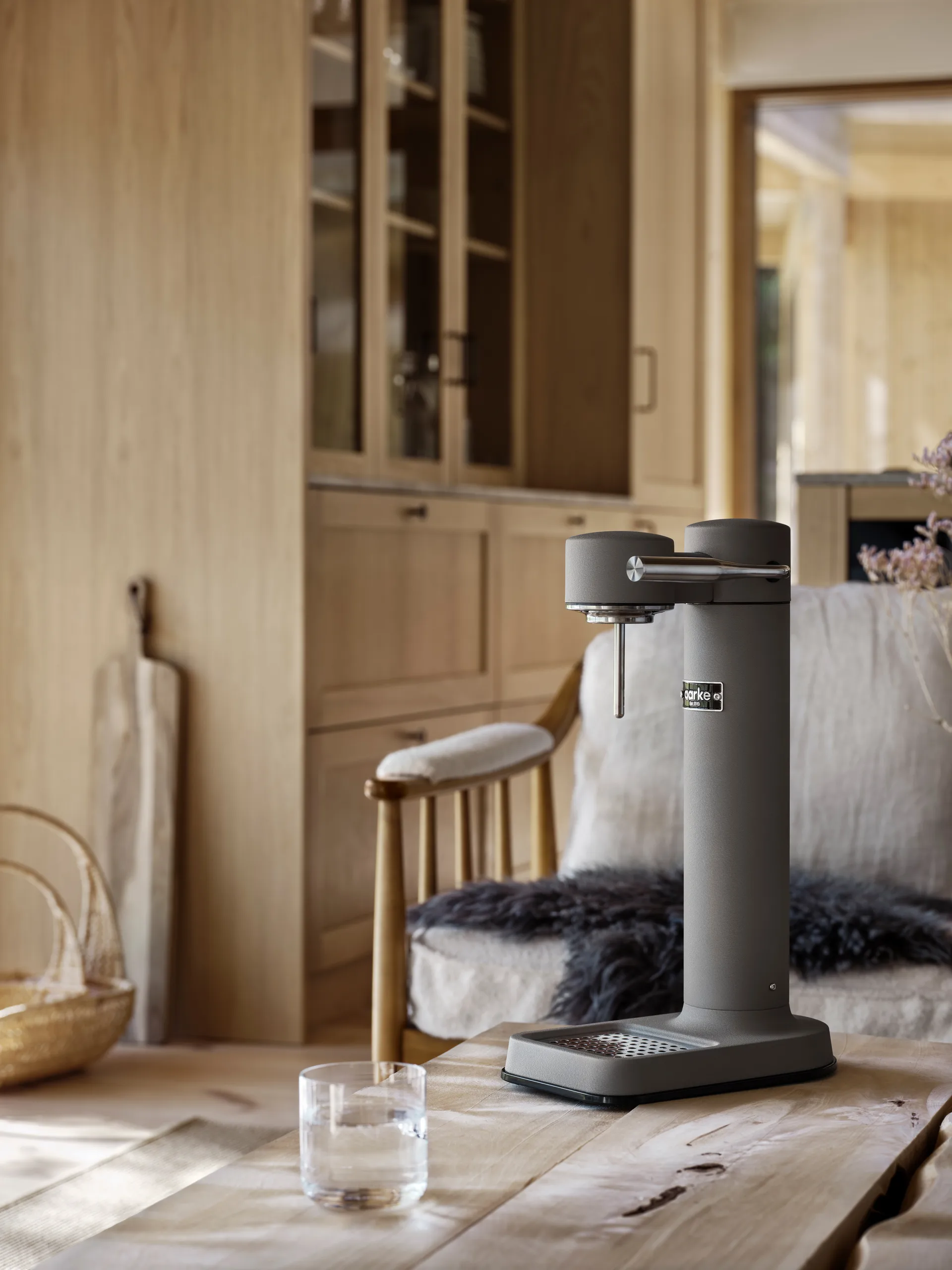 Carbonator 3 Hiilihapotuslaite, Mattaharmaa Aarke