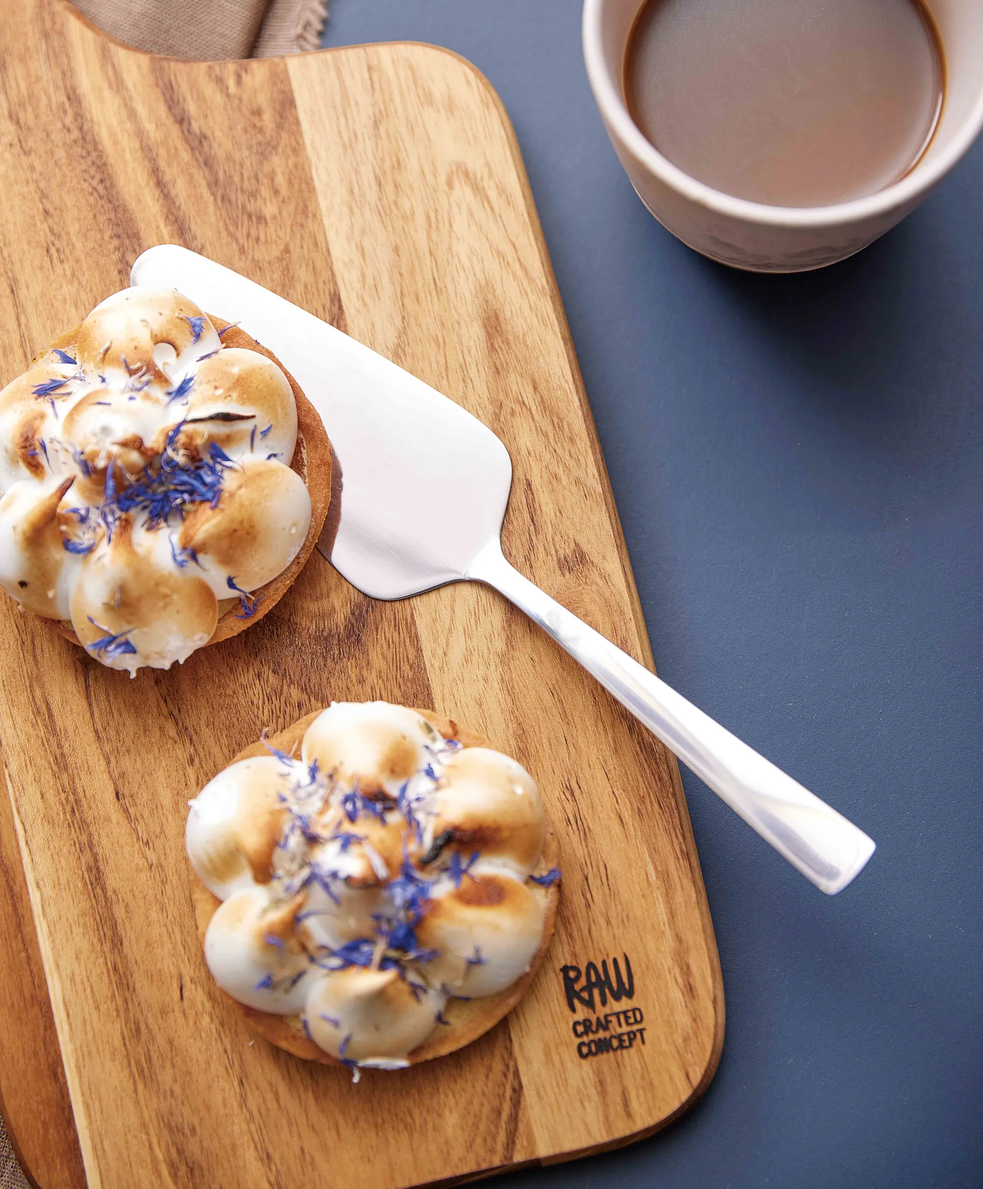 Raw kakkulapio, Ruostumaton teräs Aida