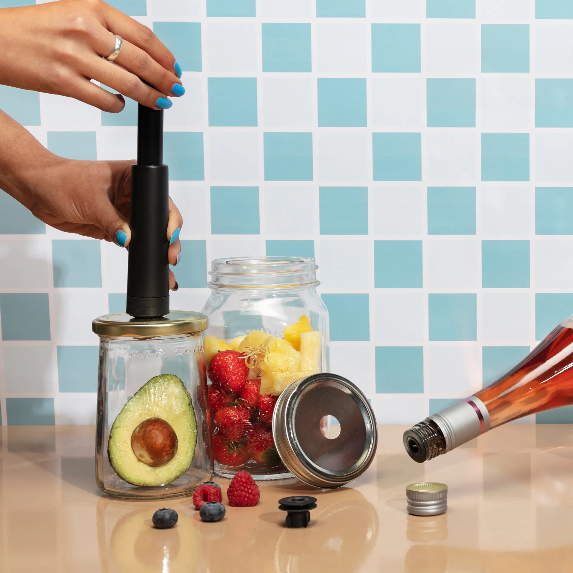 Viinin ystävien ilmapuhallin ja tyhjiösuljin lahjasetti, 9 osaa Airtender