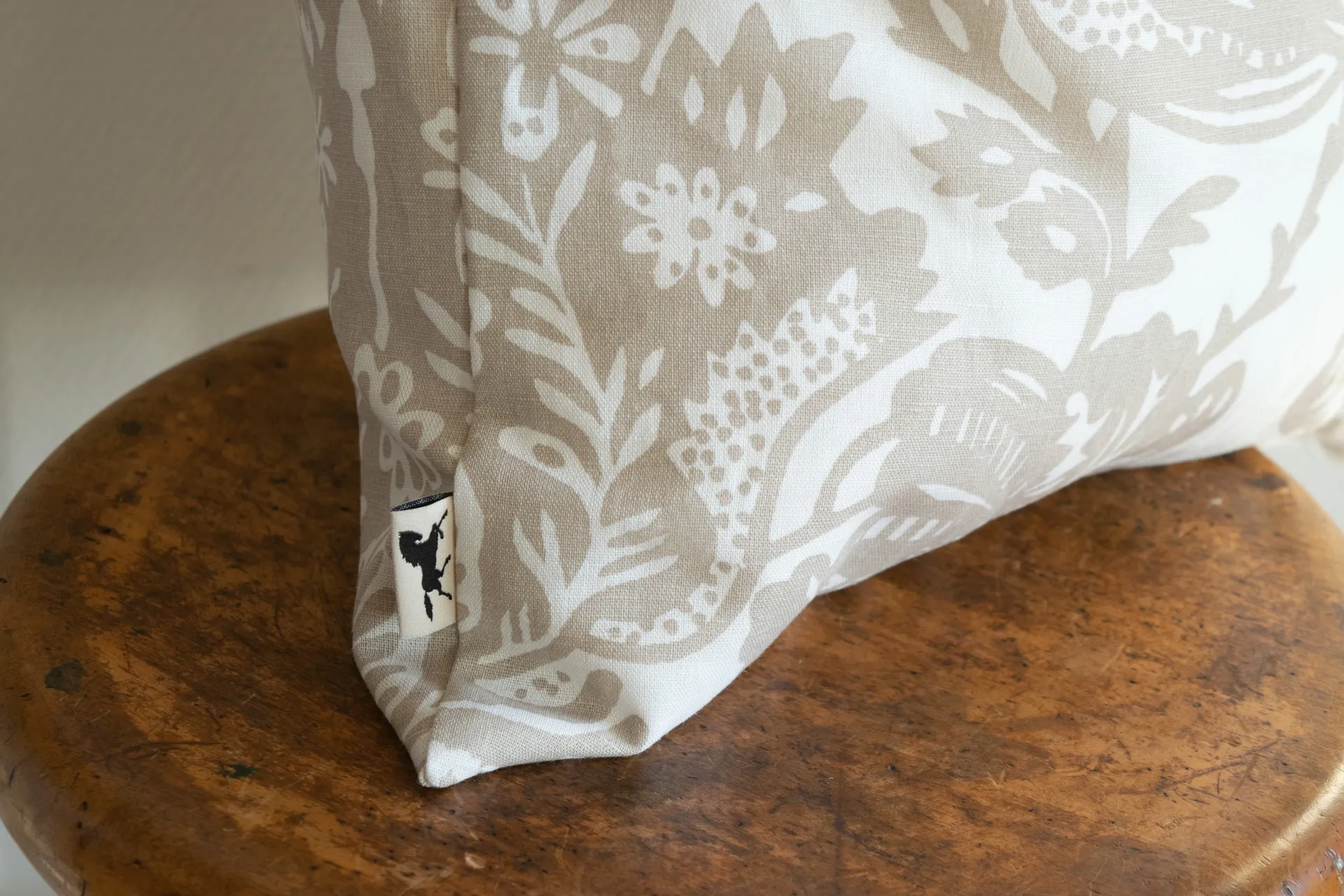 Granatäpple tyynynpäällinen 50 x 50 cm, Beige Almedahls