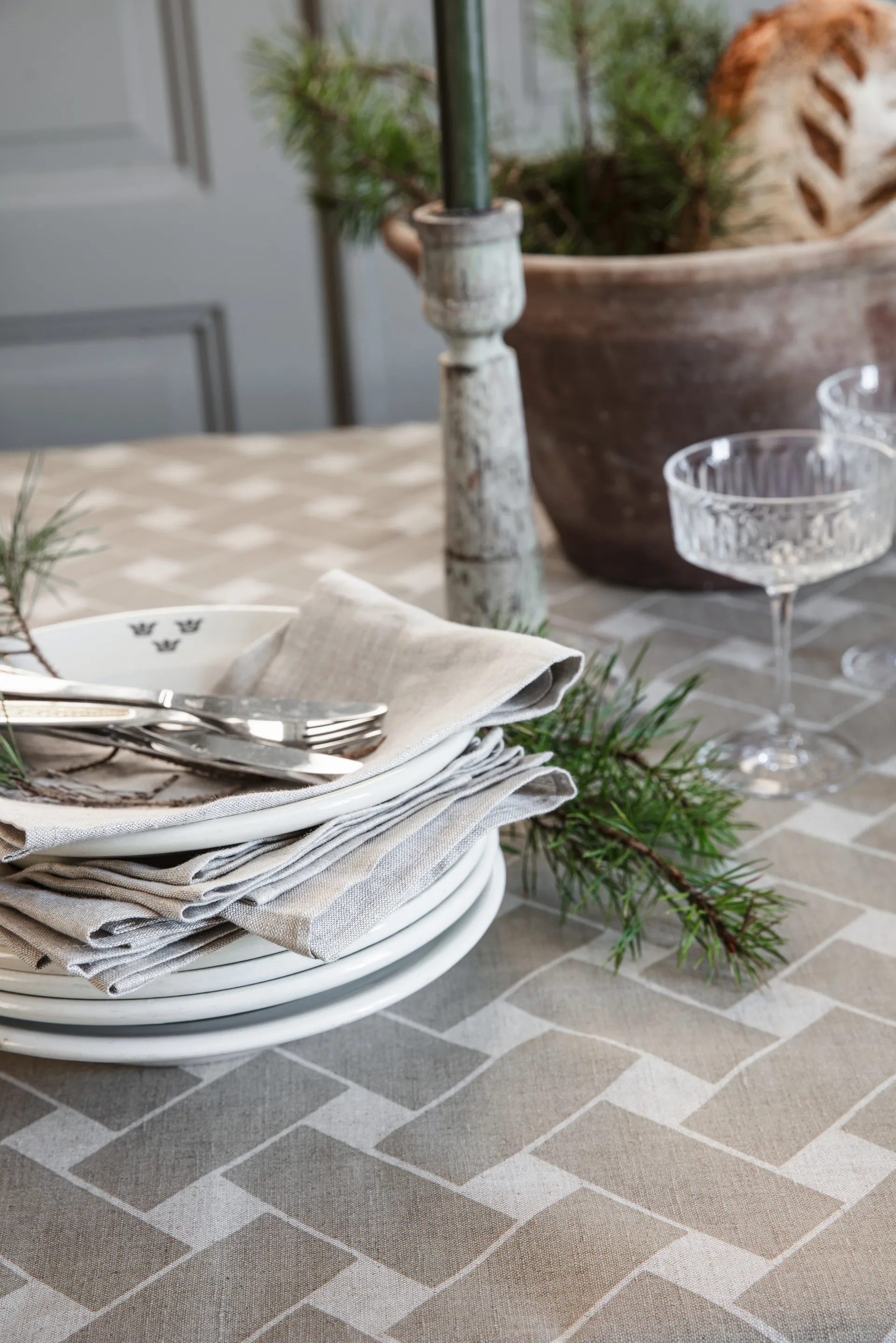 Kori XL pöytäliina 145x250 cm, Luonnon-taupe Almedahls