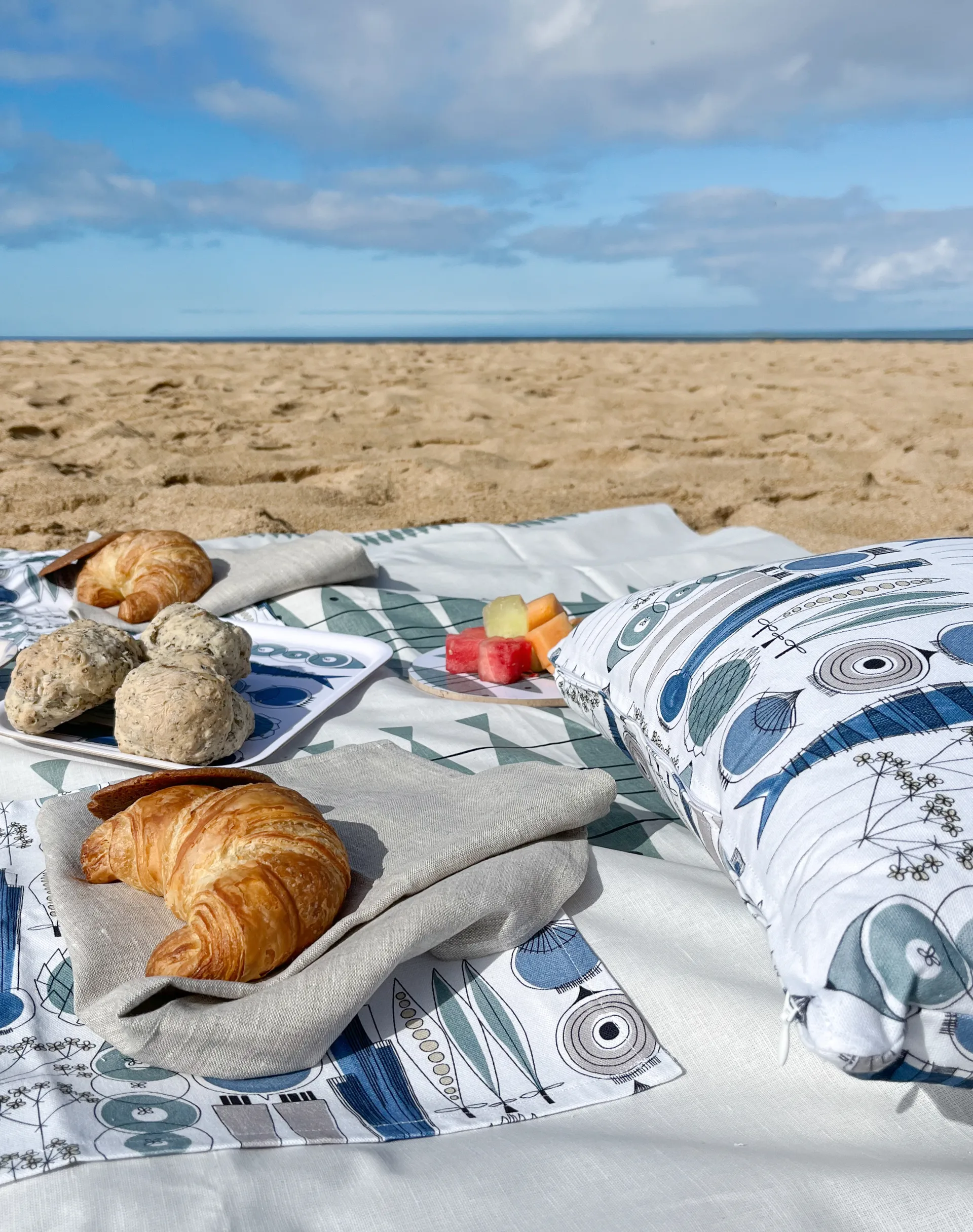 Picknick tyynynpäällinen 47 x 47 cm, Sininen-beige Almedahls