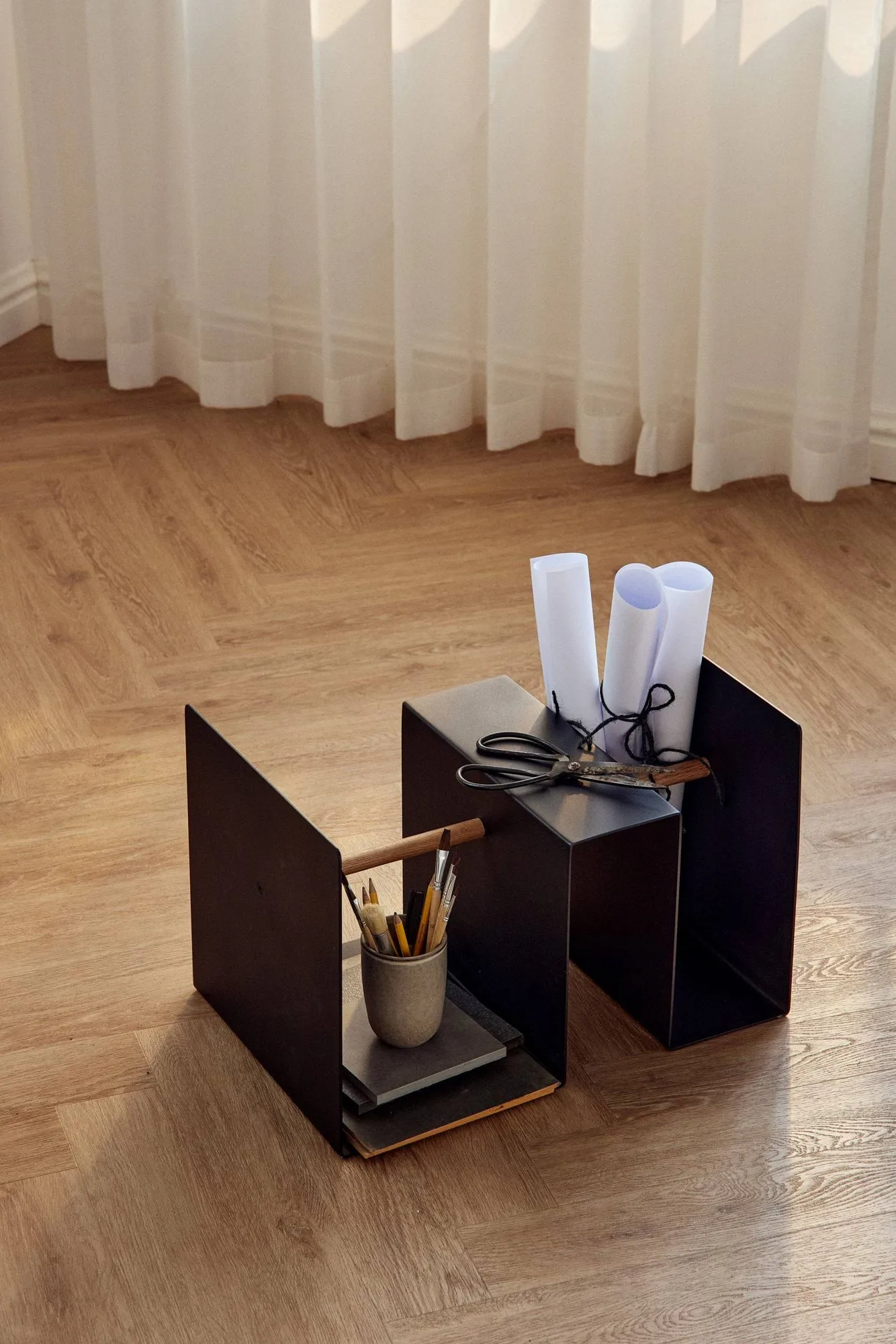 Edge sivupöytä, Black (musta) Andersen Furniture