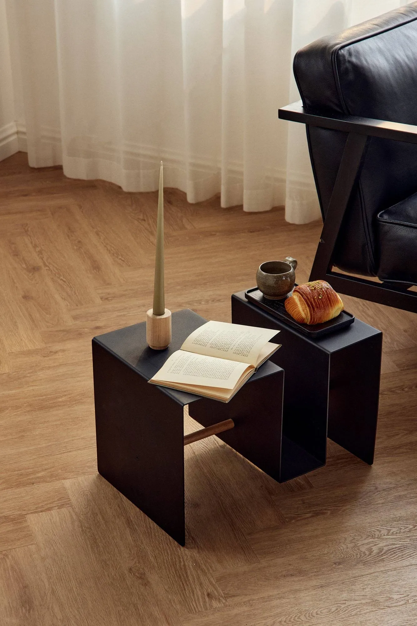 Edge sivupöytä, Black (musta) Andersen Furniture