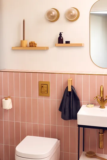 Shelf 10 seinähylly 32 cm - Lacquered oak - Andersen Furniture