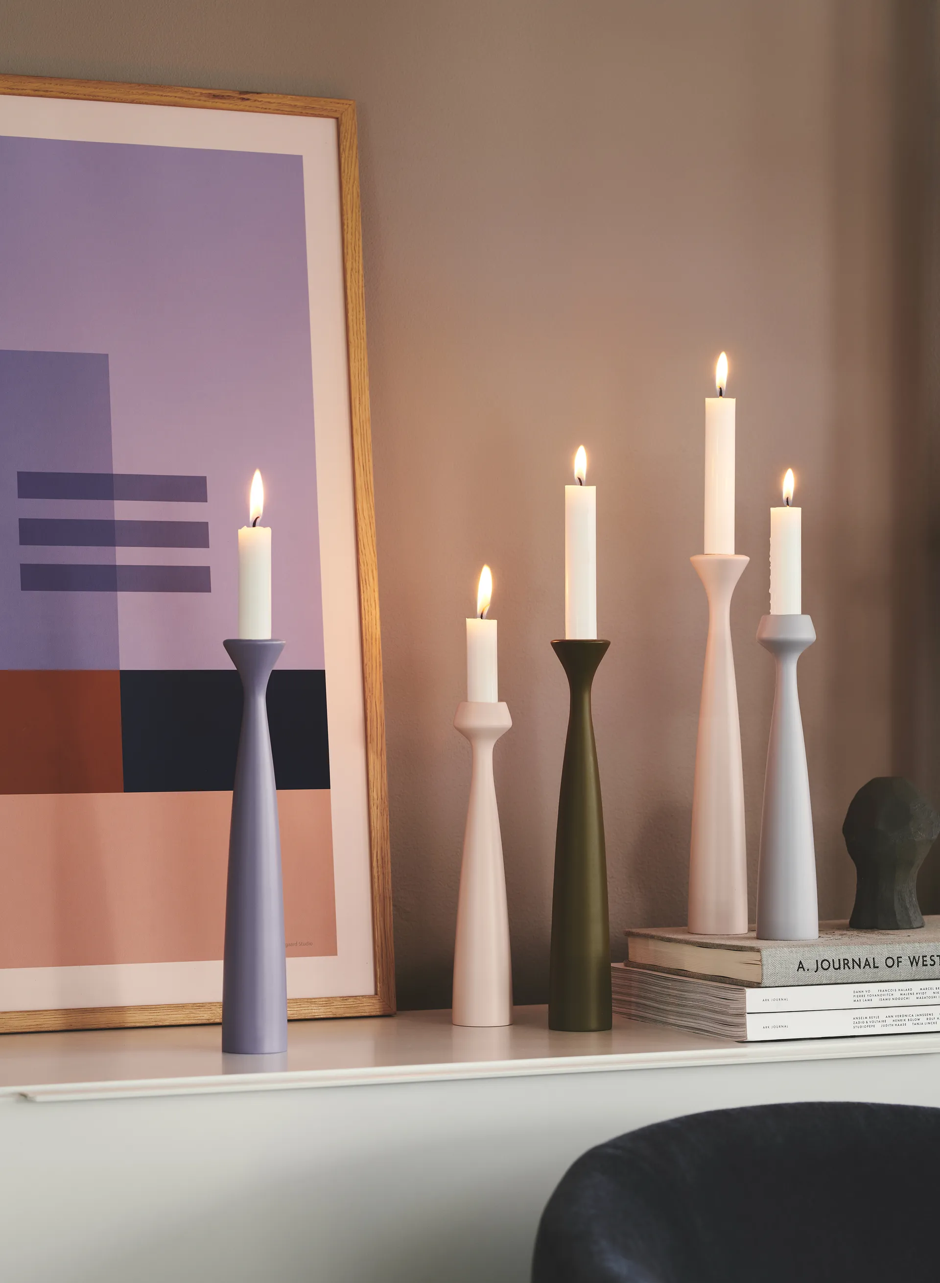 Blossom Lily -kynttilänjalka 24,5 cm, Cool grey Applicata