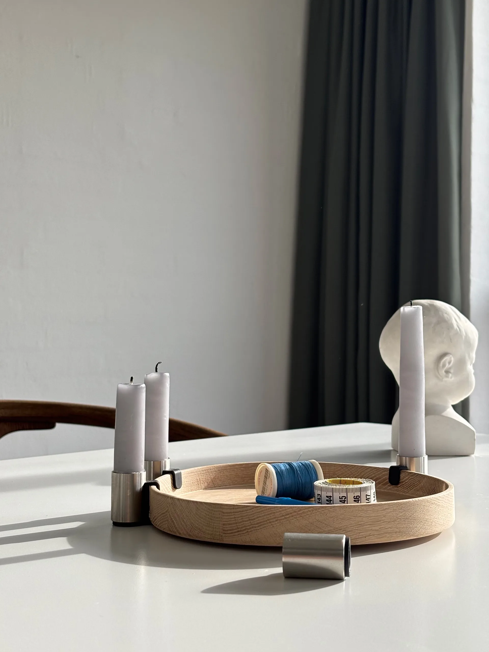 Luna kynttilänjalka, Tammi-teräs Applicata