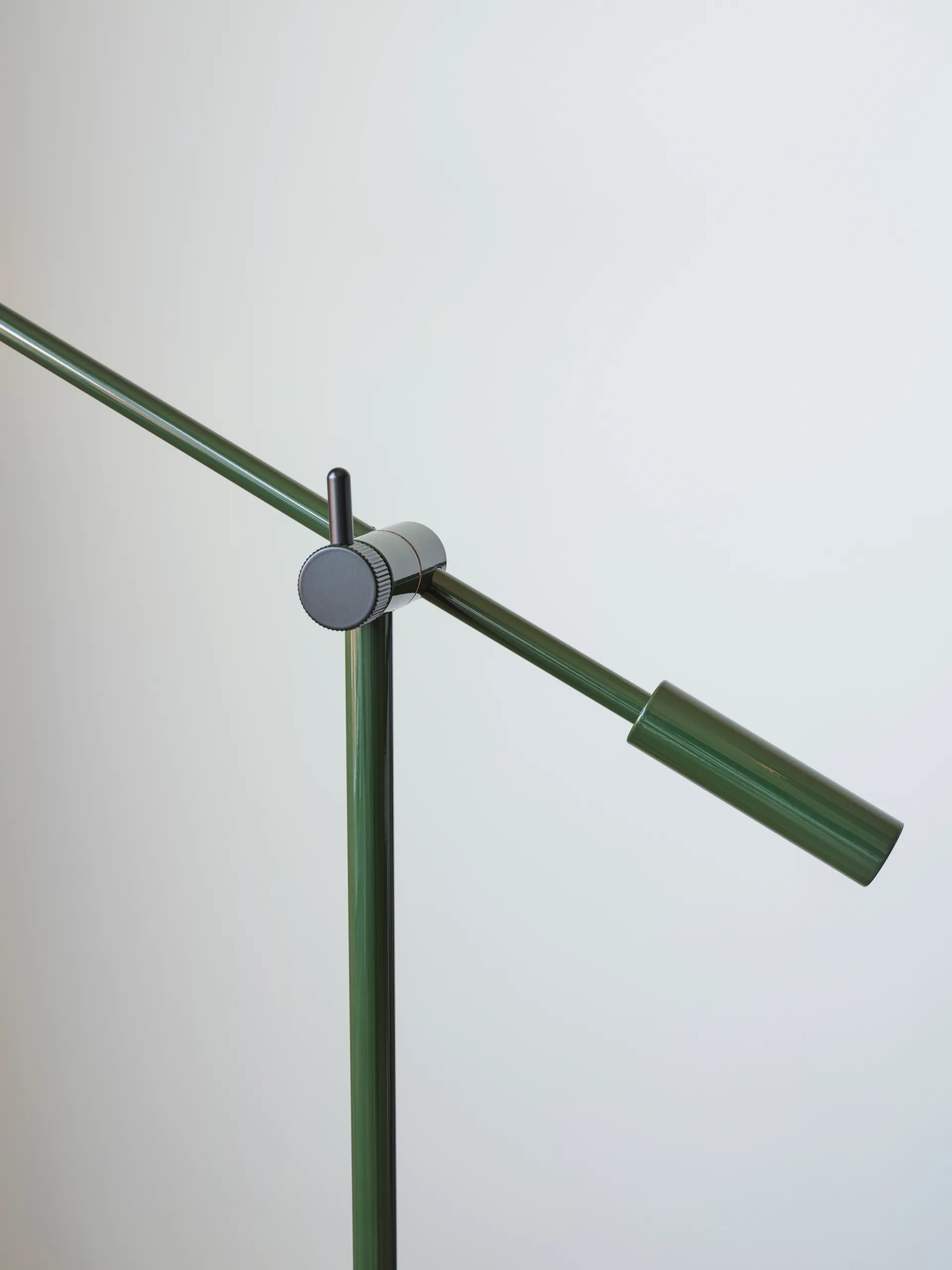 Cato lattiavalaisin 134 cm, Kiiltävä metsänvihreä-mattsvart Belid