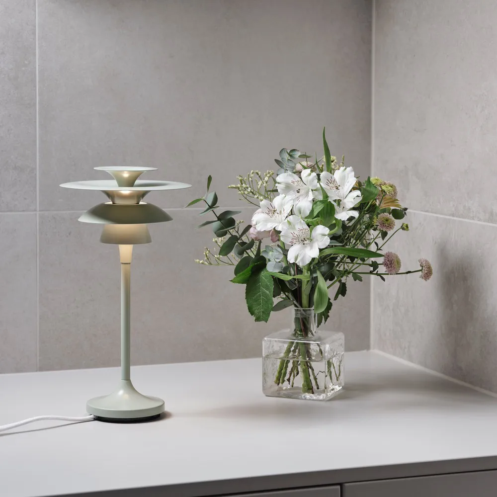 Picasso pöytävalaisin 34,8 cm, Soft salvia Belid