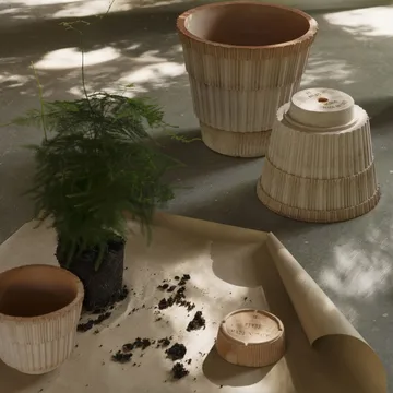 Atlas raw ruukku aluslautasella - Rosa, Ø25 cm - Bergs Potter