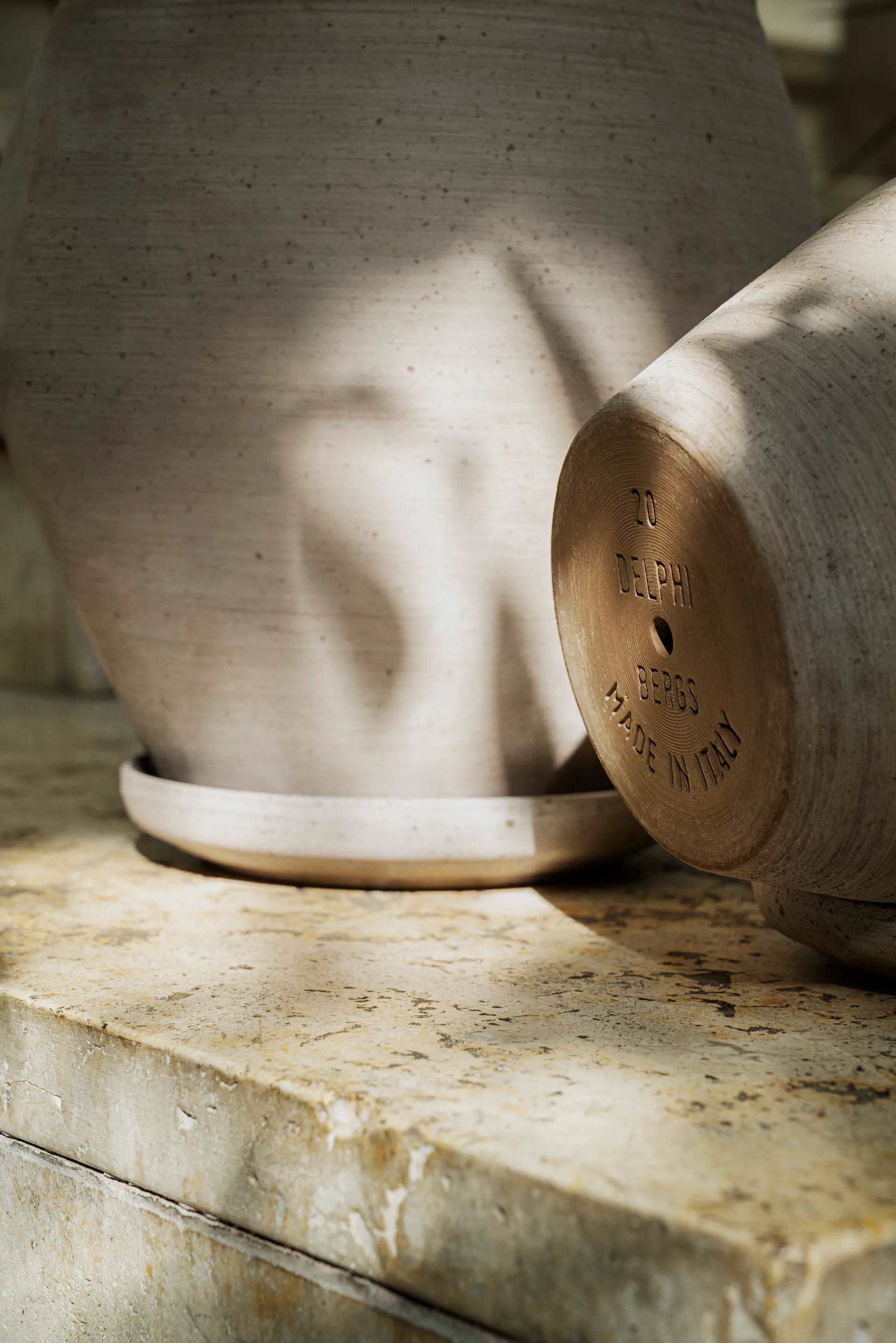 Delphi ruukku aluslautasella 2 osaa, Grey, Ø20 cm Bergs Potter