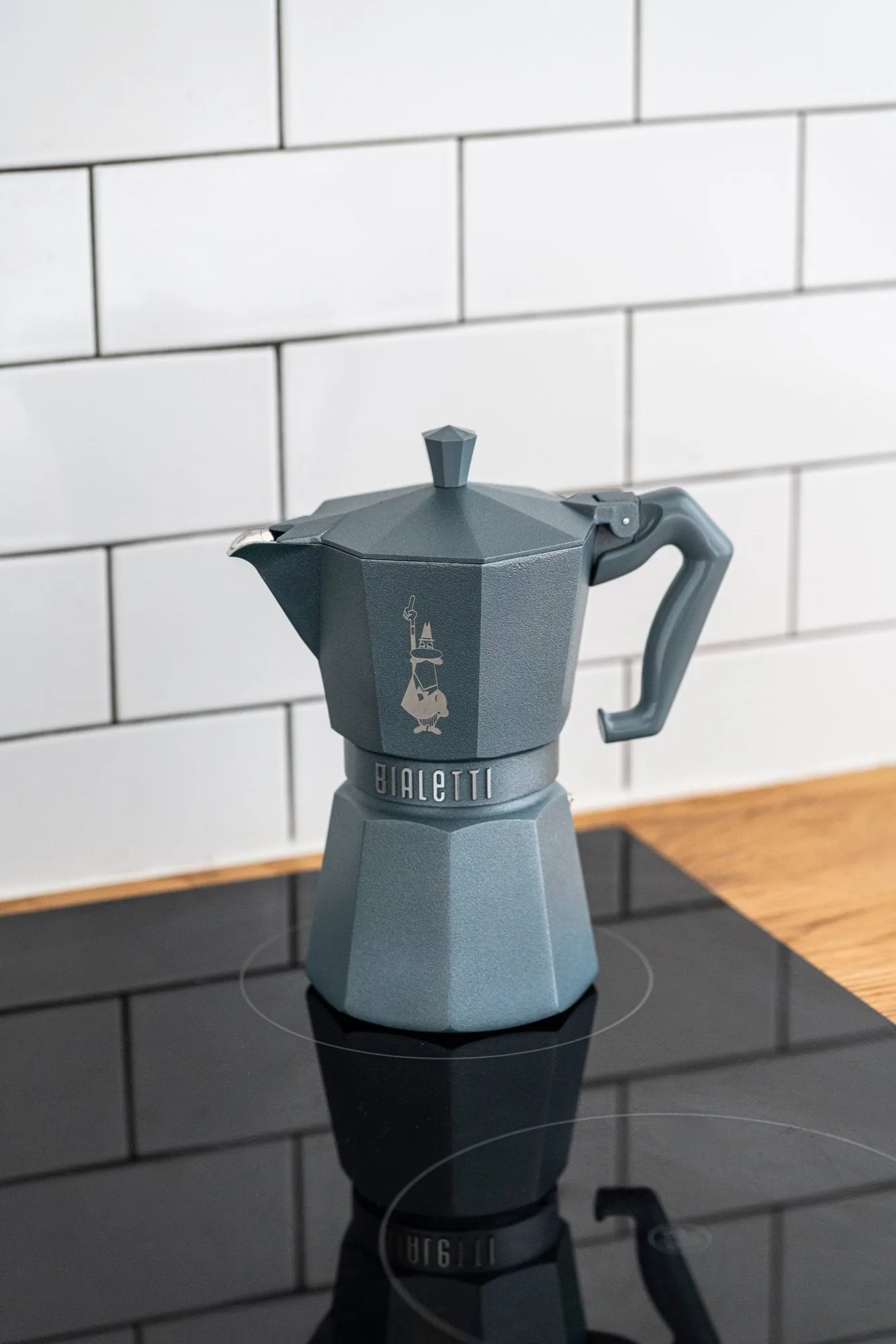 Bialetti exclusive mokkakeitin induktiolle, Harmaa, 3 kuppia Bialetti