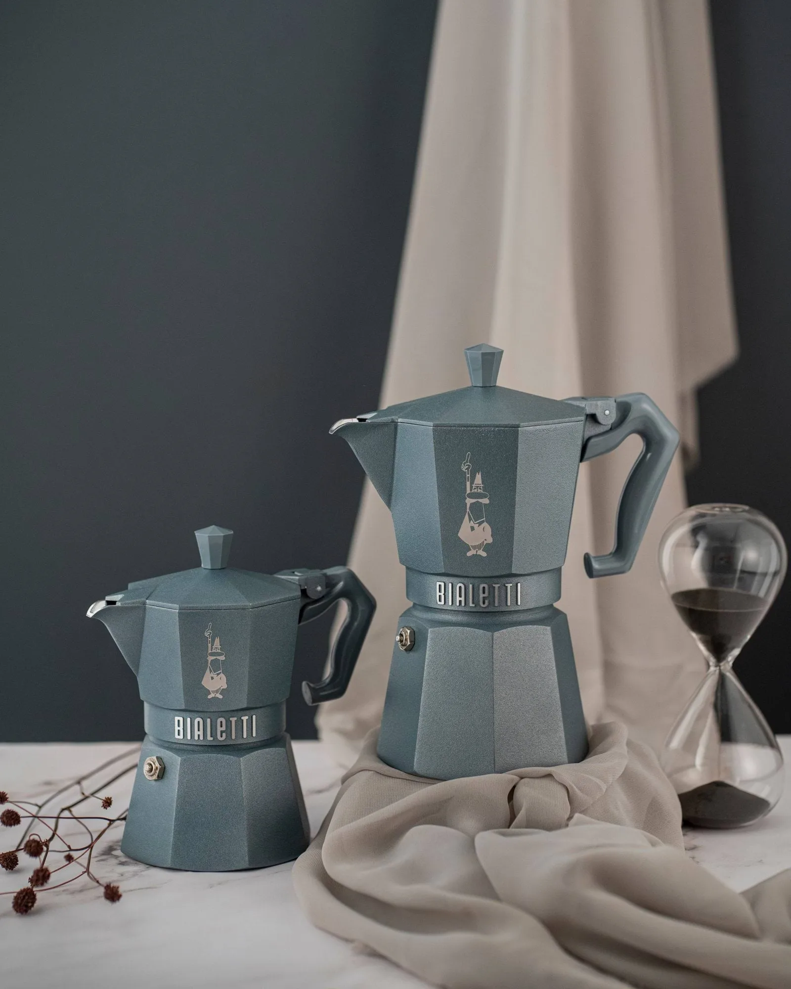 Bialetti exclusive mokkakeitin induktiolle, Harmaa, 6 kuppia Bialetti