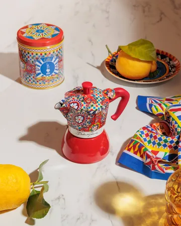Bialetti x Dolce & Gabbana mokkakeitin induktiolle - Sisilialainen vaunu, 4 kuppia - Bialetti