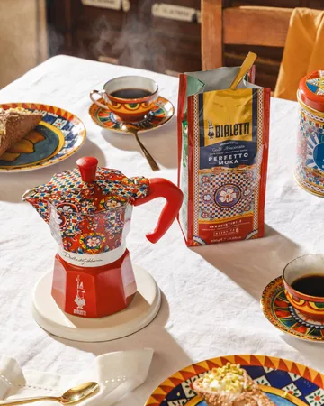 Bialetti x Dolce & Gabbana mokkakeitin - Sisilialainen kärry, 6 kuppia - Bialetti