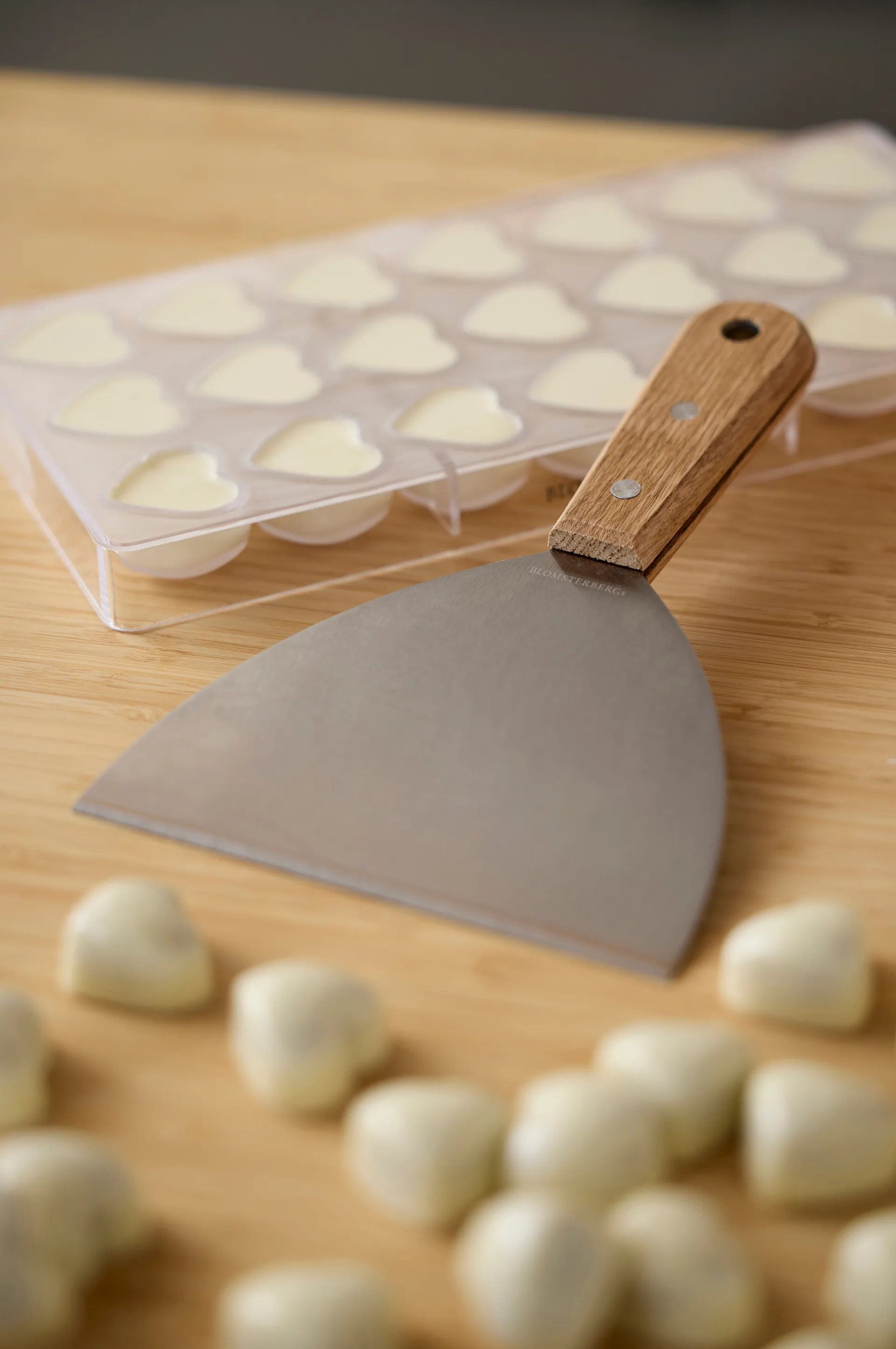 Blomsterbergs suklaaraaputin, Tammi-ruostumaton teräs Blomsterbergs