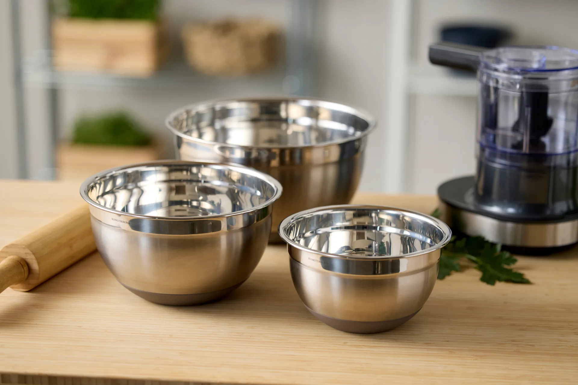 Sekoituskulho silikonipohjalla latte, 5 litra Blomsterbergs