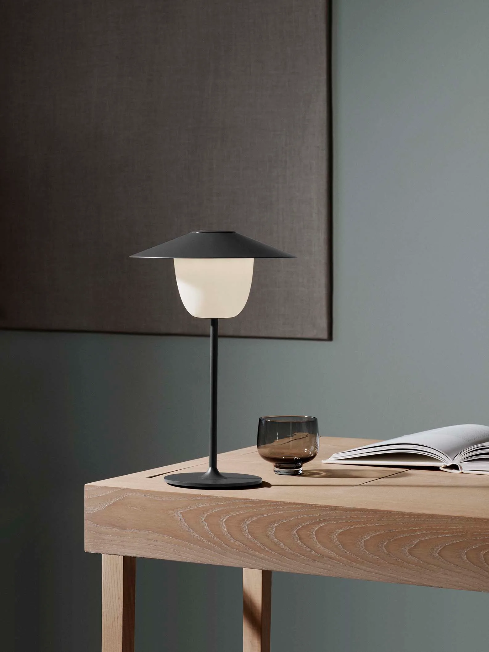 Ani kuljetettava LED-lamppu 33 cm, Warm gray (tummanharmaa) blomus