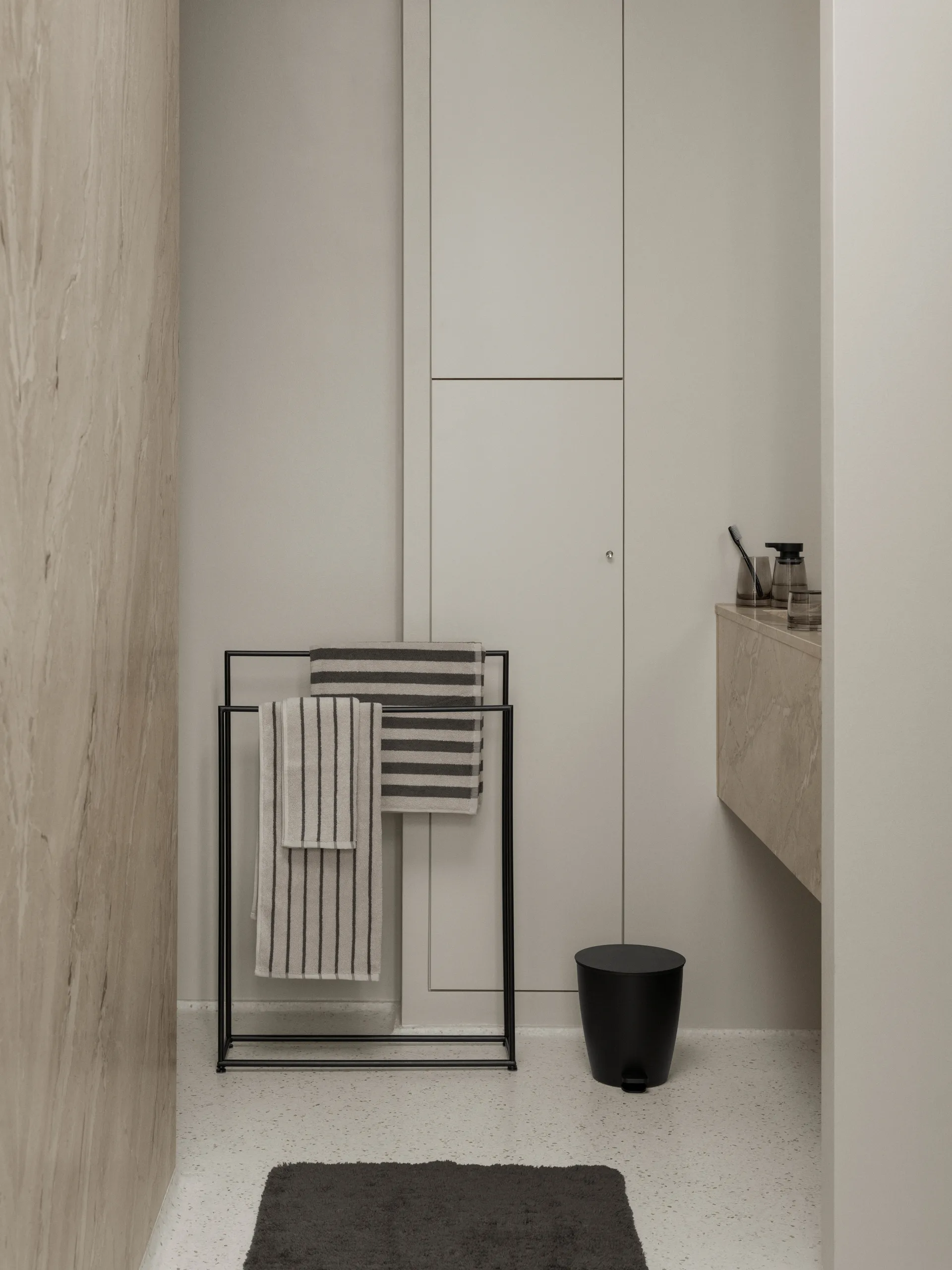 Ava poljinroskakori, Black, 3 l blomus