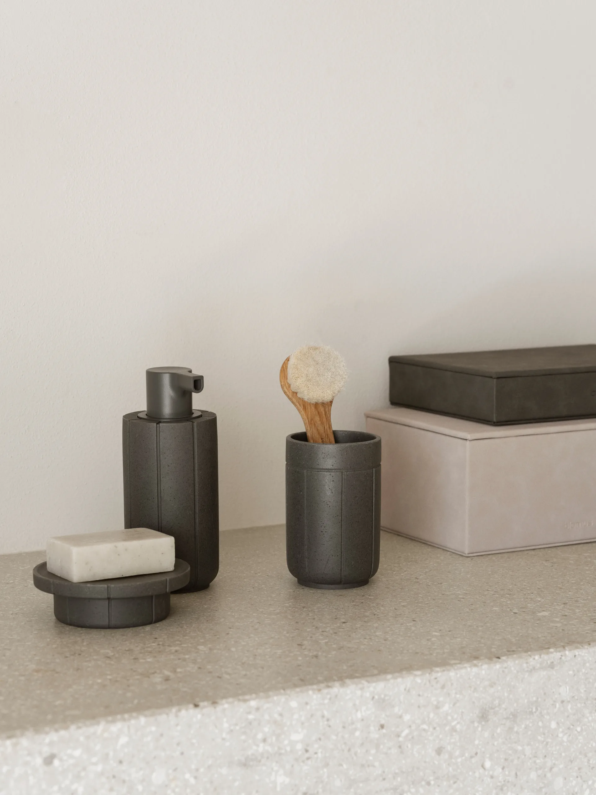 Kua saippuapumppu, Cedar Wood, 30 cl blomus