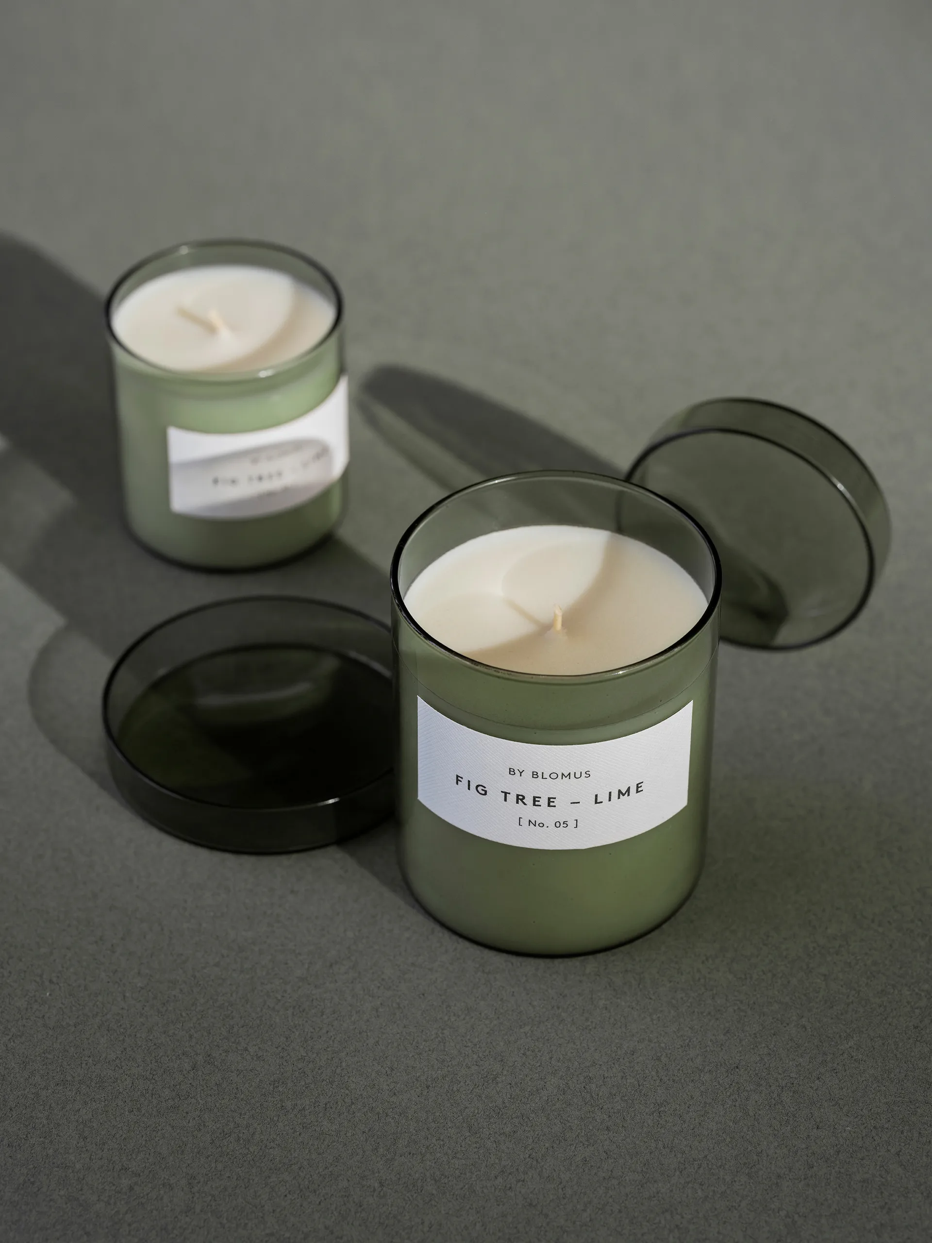 Valoa tuoksukynttilä 30 tuntia, Fikon/Lime Agave Green blomus