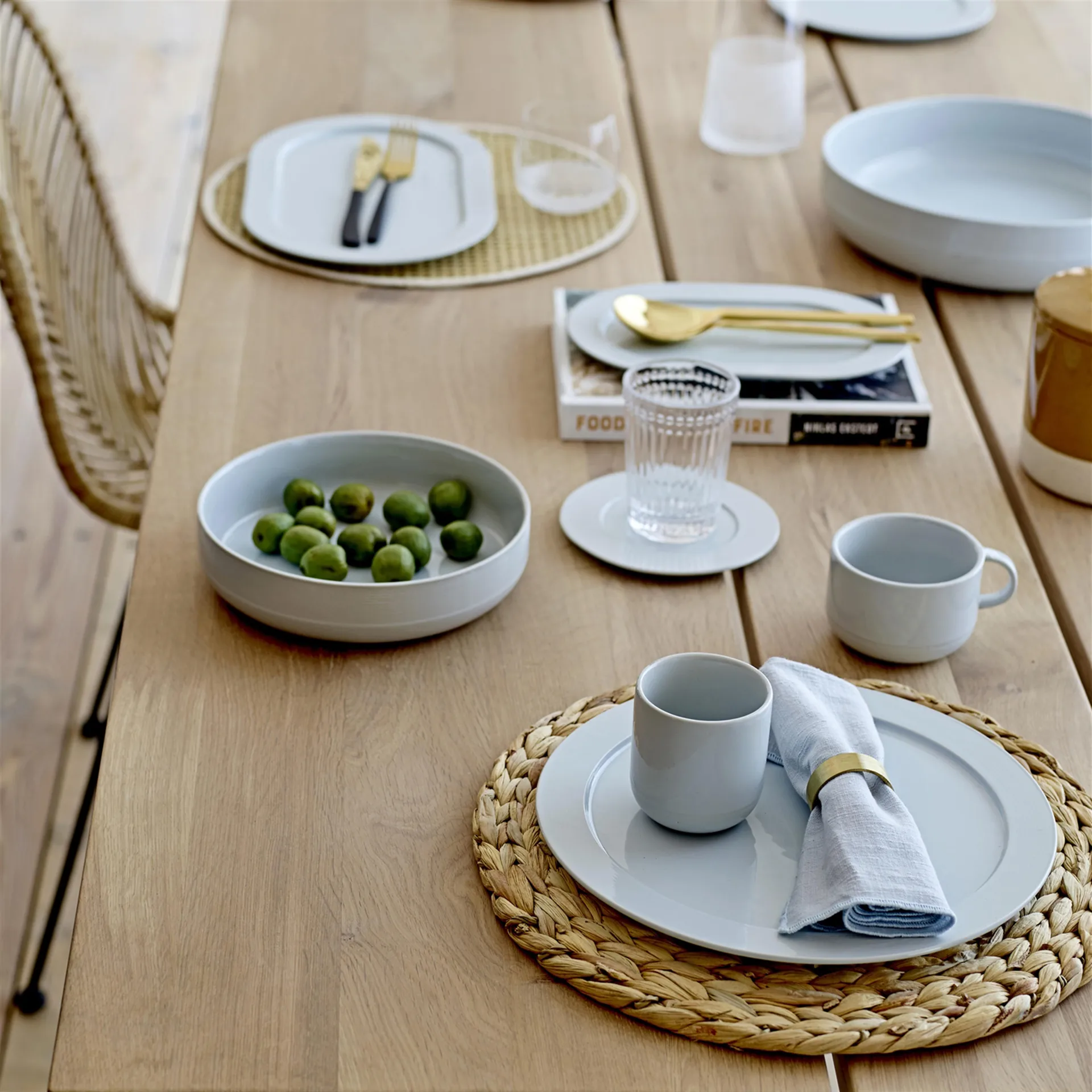 Bloomingville -letitetty tabletti, Ø 35 cm Bloomingville