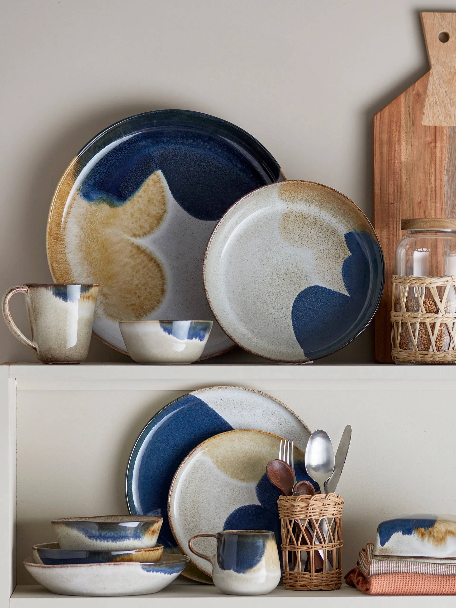 Jules kattauksensarja 12-osaa, Harmaa Bloomingville