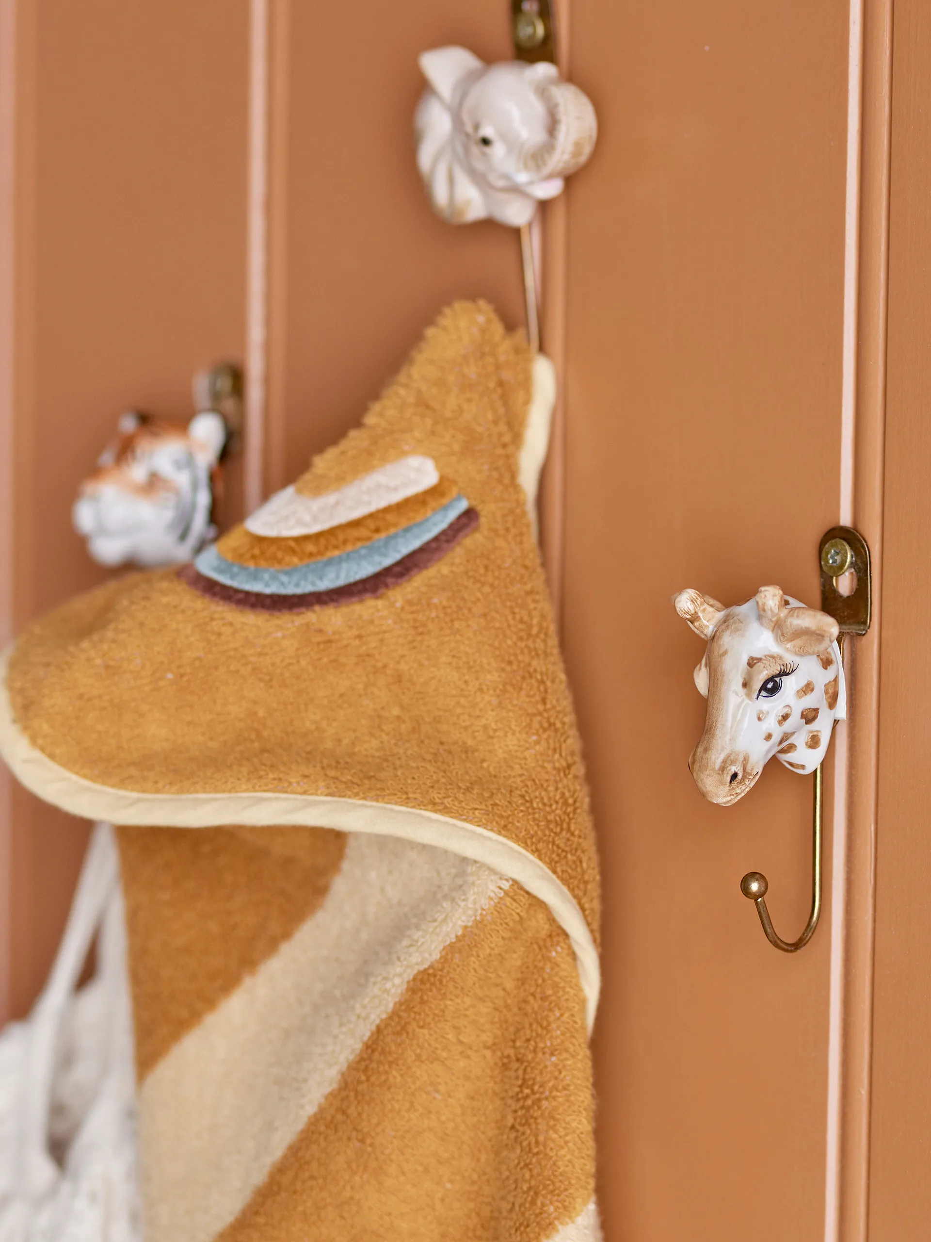 Nosa koukku, Brown giraffe Bloomingville