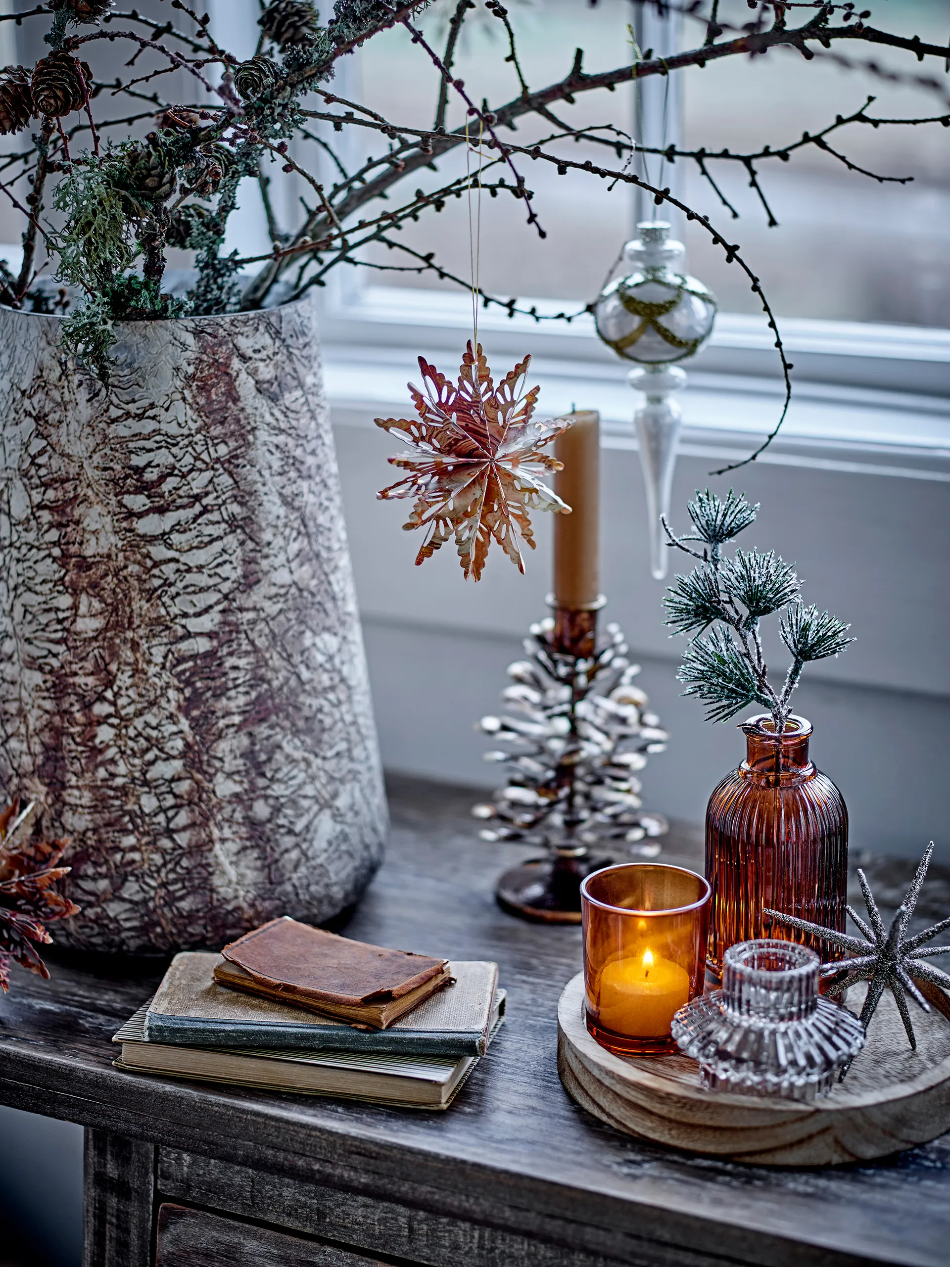 Sanga pyöreä tarjotin koriste-esineillä 6 osaa, Kulta Bloomingville