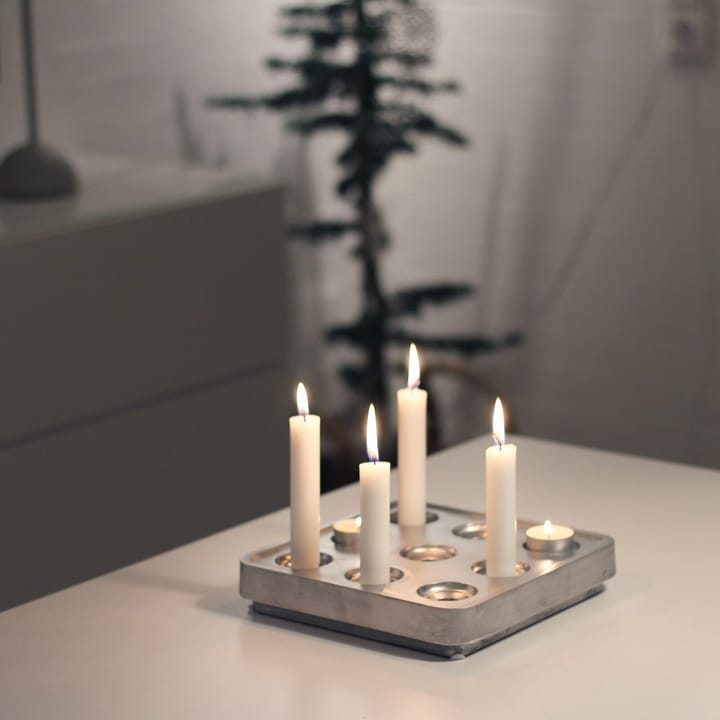 Stumpastaken kynttilänjalka, pieni Born In Sweden