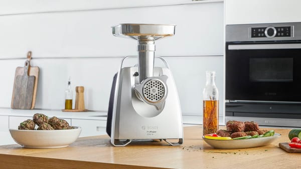 Bosch ProPower MFW68660 lihamylly 2200W, Musta-kromi Bosch