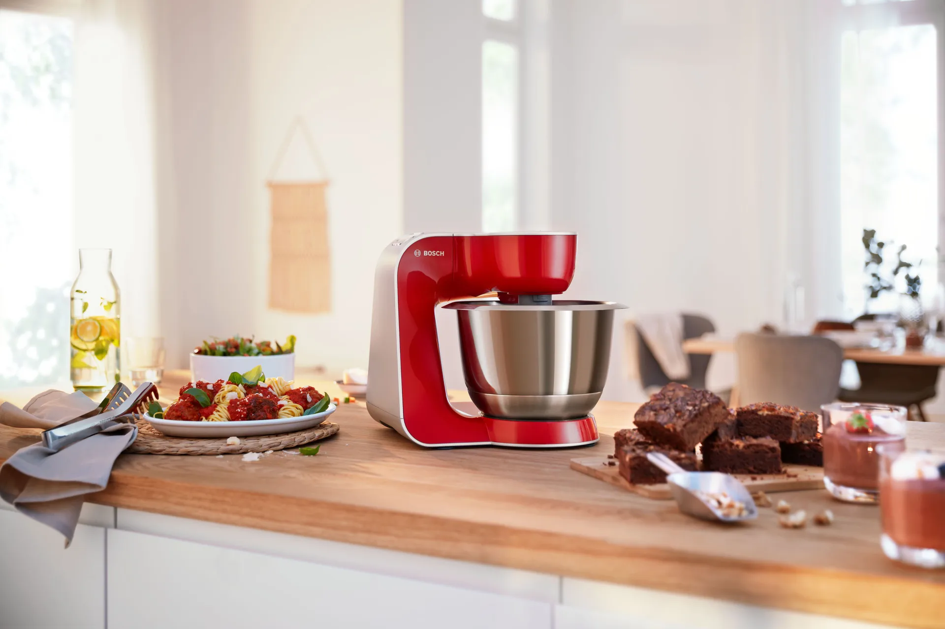 Bosch Serie 4 MUM 5 yleiskone 1000W, Punainen-hopea Bosch