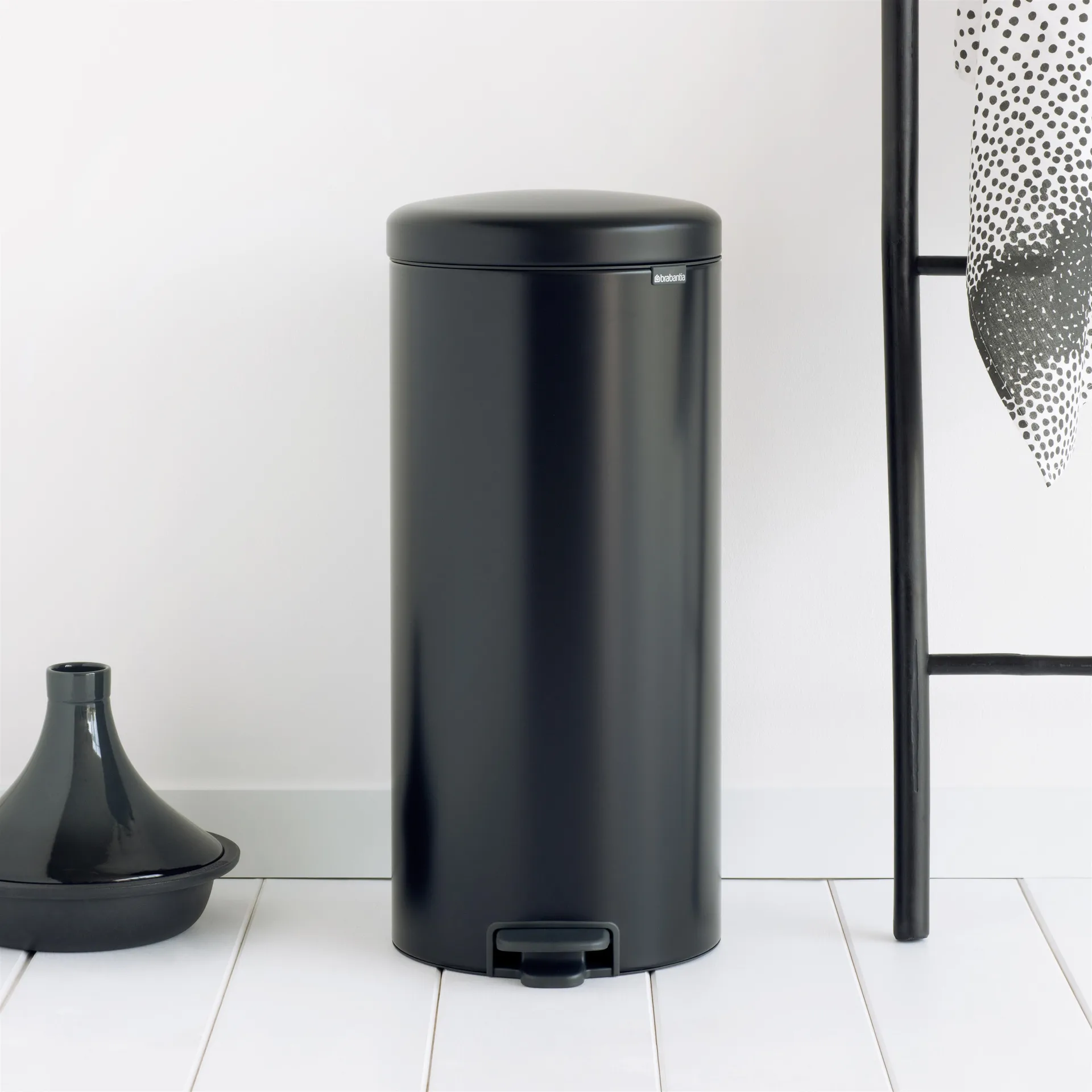New Icon poljinroskis 30 litraa, matt black (musta) Brabantia