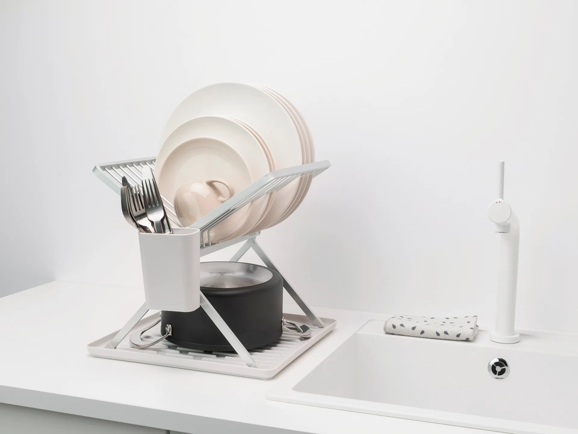 Sinkside kokoontaitettava tiskiteline 37 cm, vaaleanharmaa Brabantia