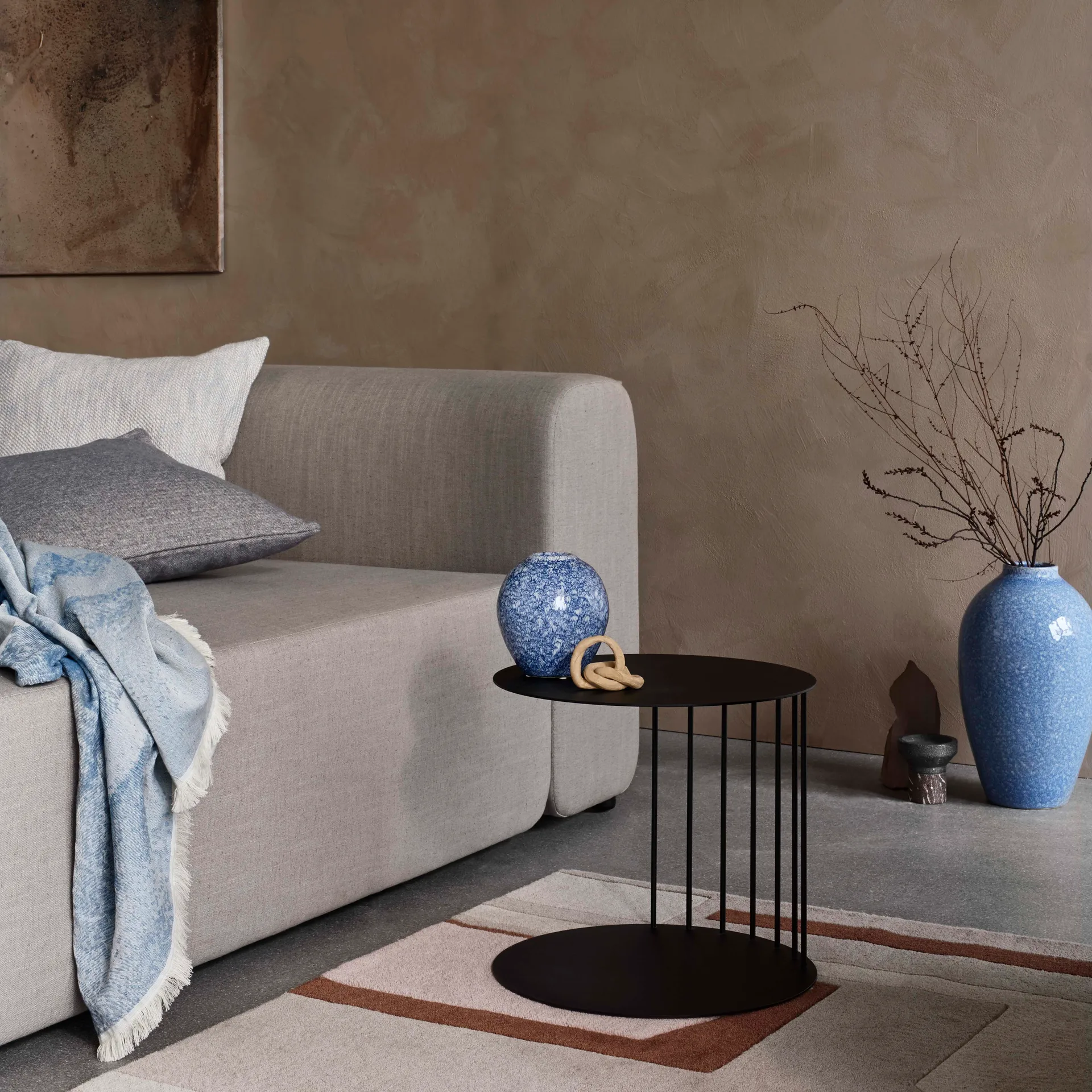 Ingrid keramiikkamaljakko 25,5 cm, Insignia blue-white Broste Copenhagen