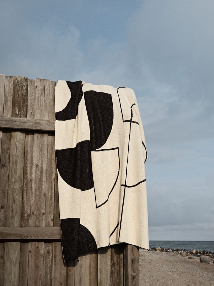 Maren huopa 130x180 cm, Black-off white Broste Copenhagen