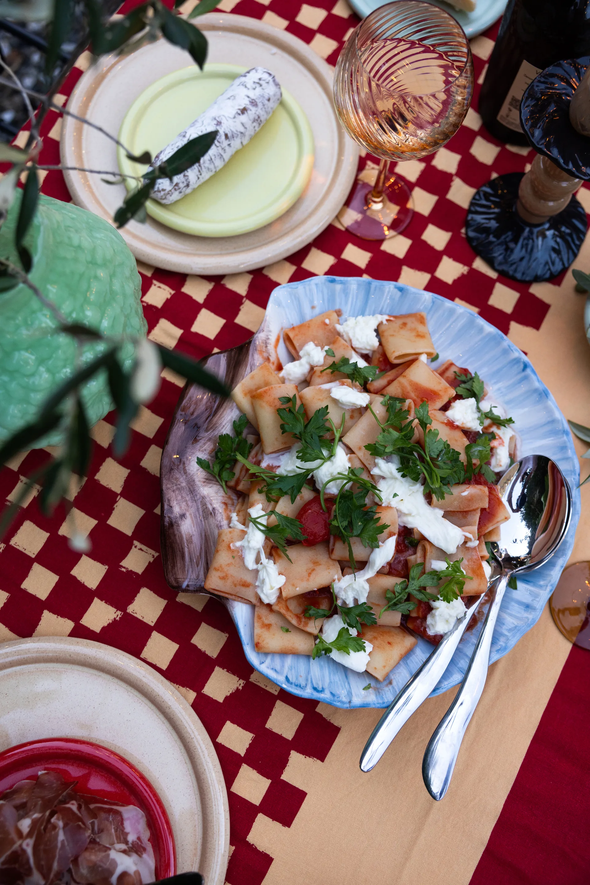 Armona tarjoiluvati 32x32,5 cm, Vaaleansininen Byon