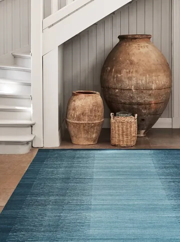 Tapti villamatto - Blue-Heaven Blue, 270x180 cm - Chhatwal & Jonsson