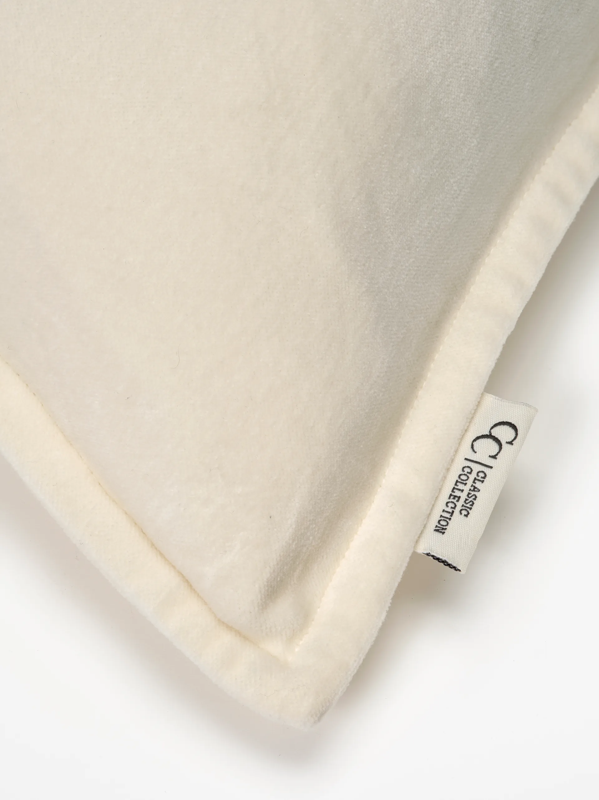 Classic Velvet tyynynpäällinen 50x50 cm, Valkoinen Classic Collection