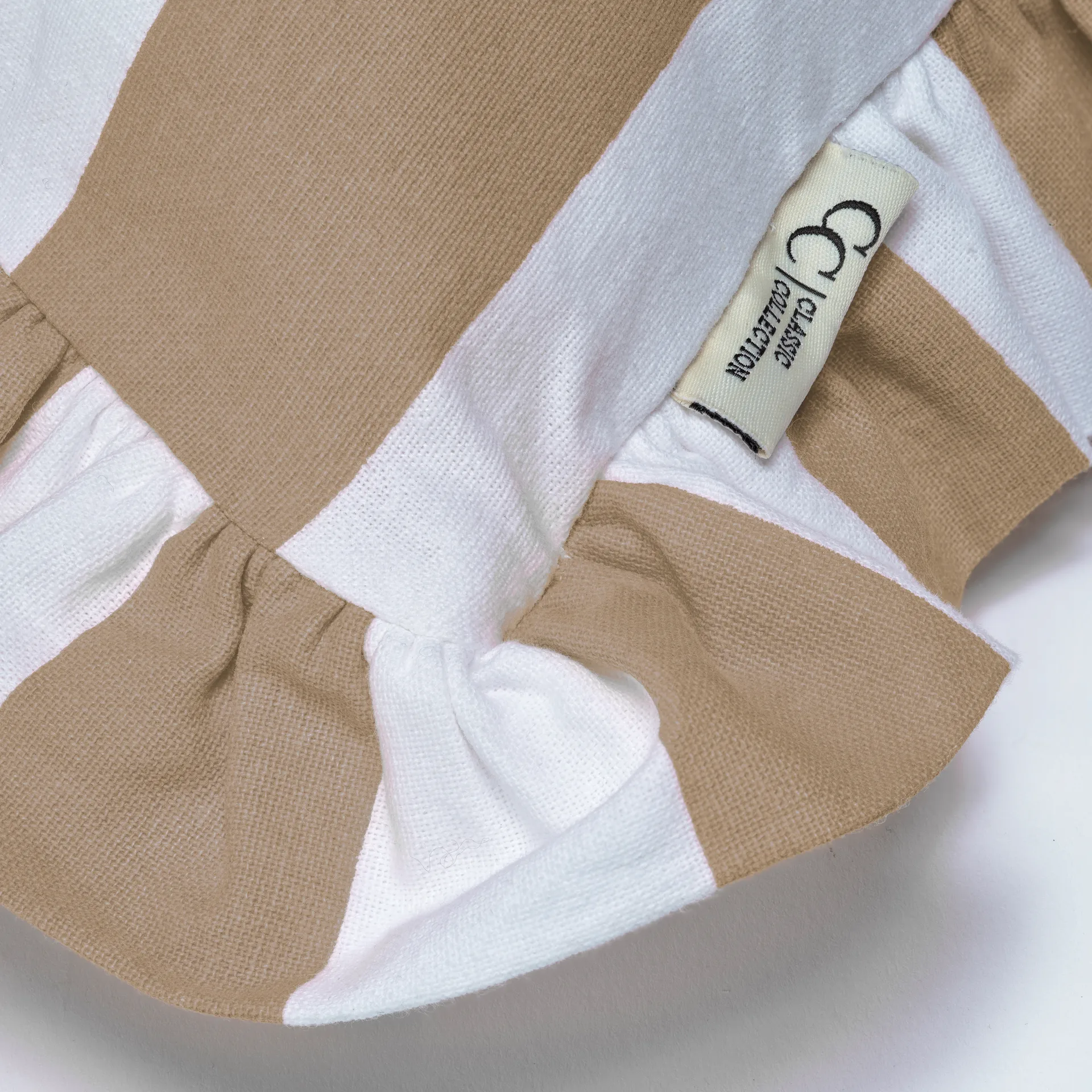 Ruffle Stripes tyynynpäällinen 50x50 cm, Beige Classic Collection