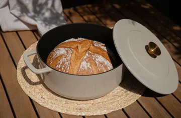 Combekk emaloitu valurautapata Ø24 cm - Sand-kulta nuppi - Combekk