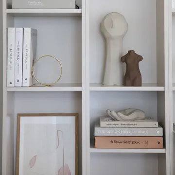 Bless veistos - Limestone - Cooee Design