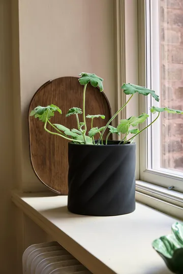 Twist kukkaruukku - Black, medium Ø19 cm - Cooee Design