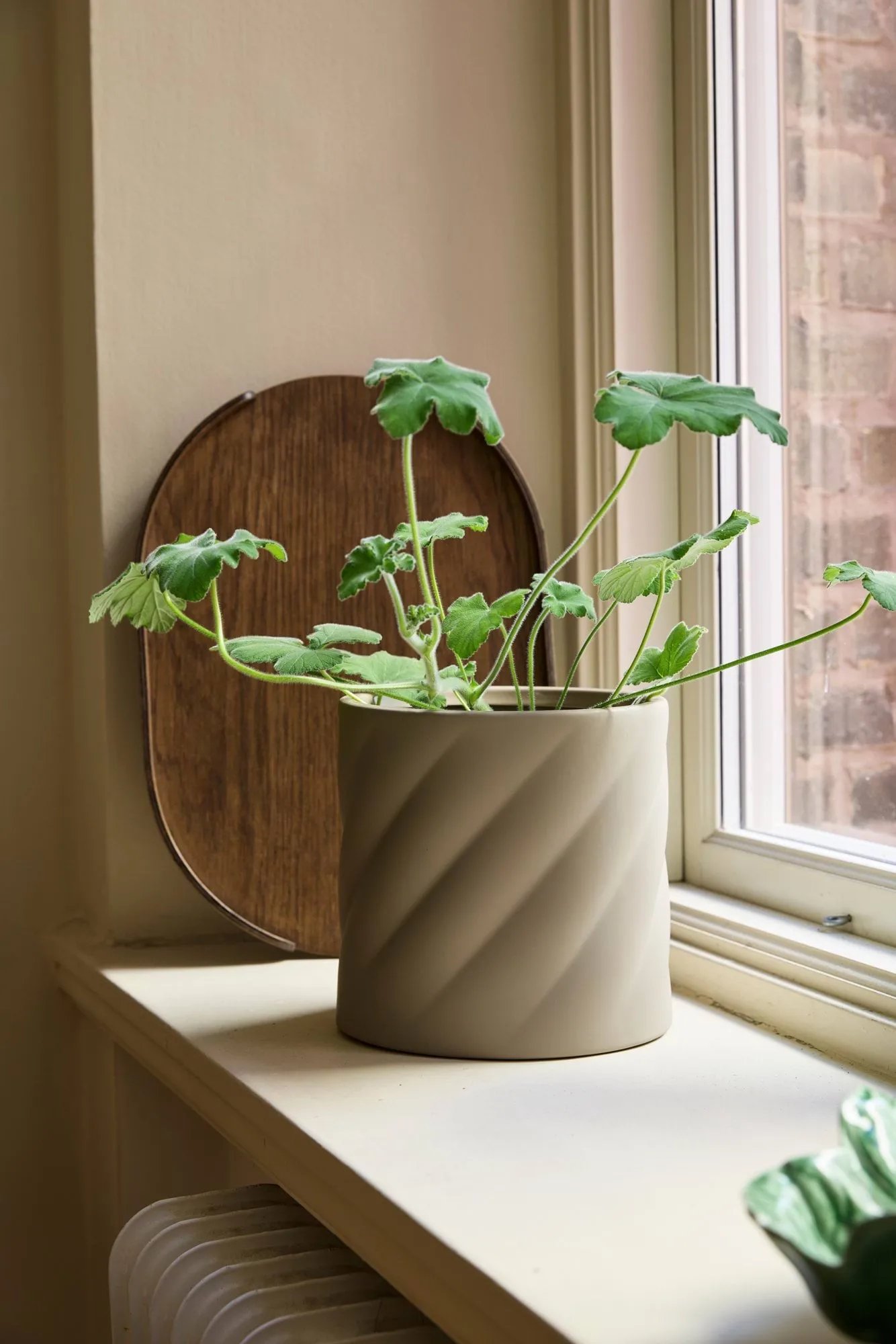 Twist kukkaruukku, Hiekka, medium Ø19 cm Cooee Design