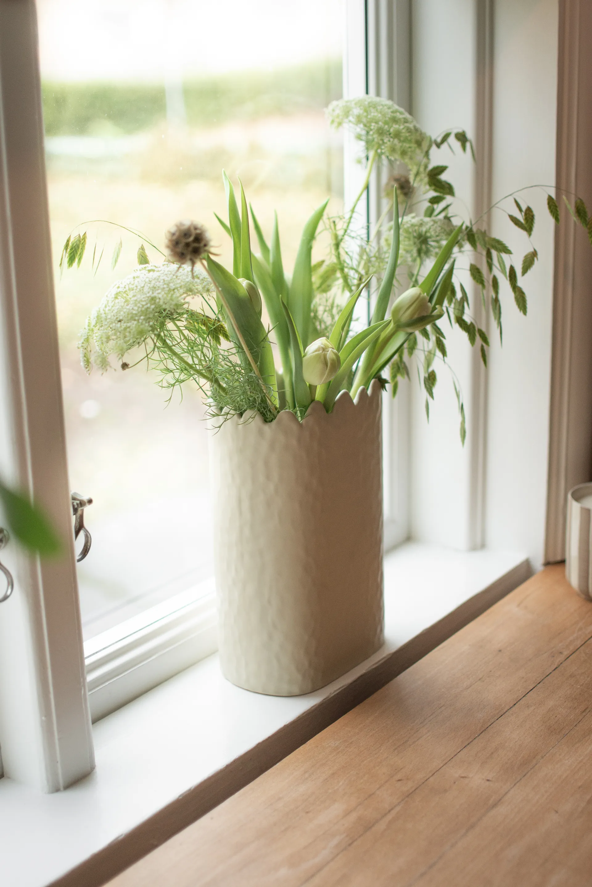 Flowery maljakko 20 cm, Creme  DBKD