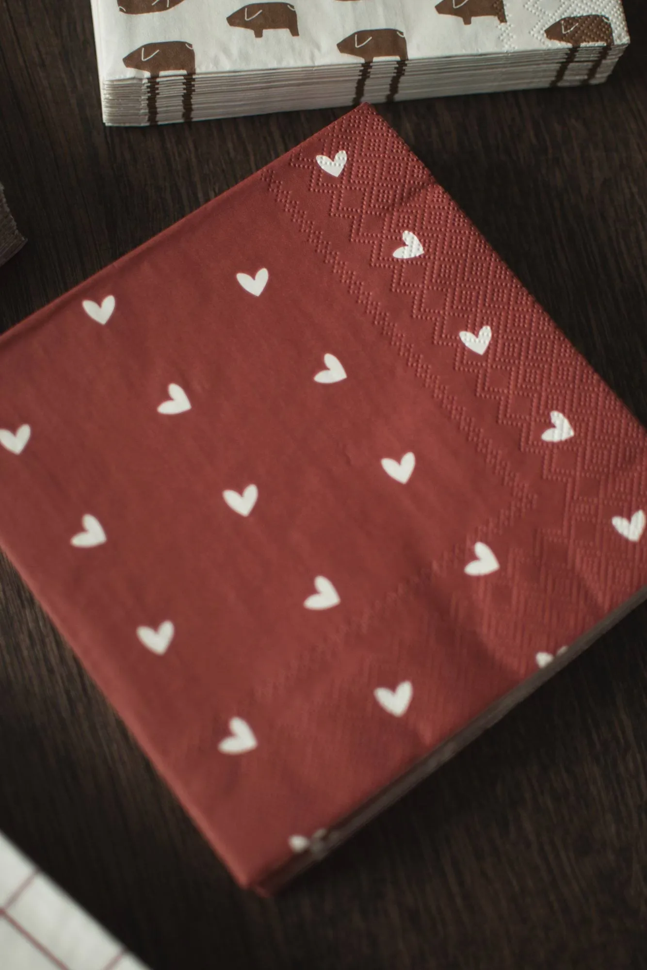 Heart paperinen lautasliina 33x33 cm 20-pack, Tummanpunainen DBKD